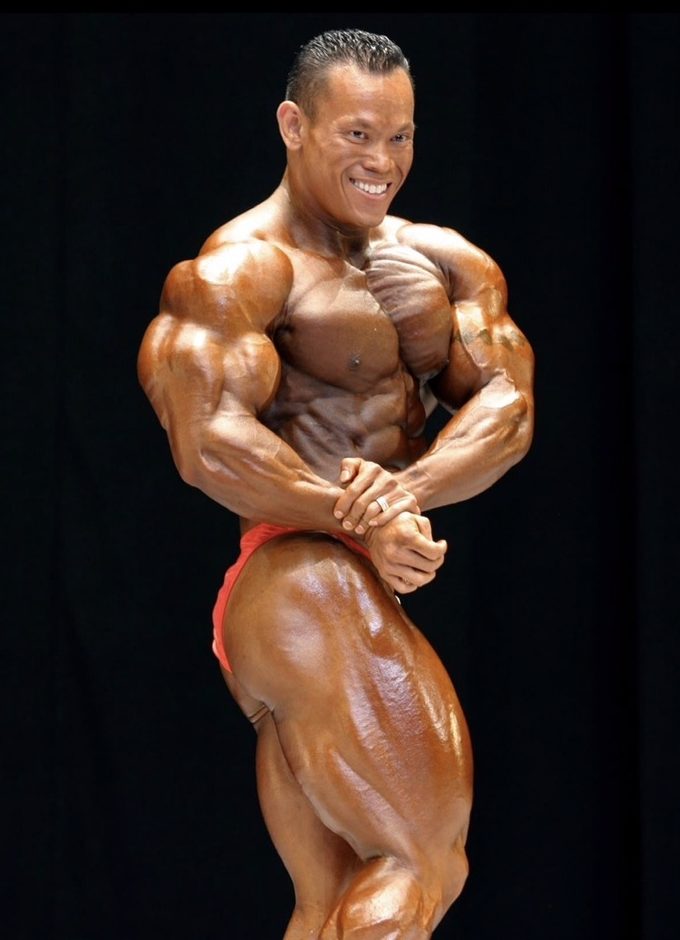 IFBB Pro Kris Dim